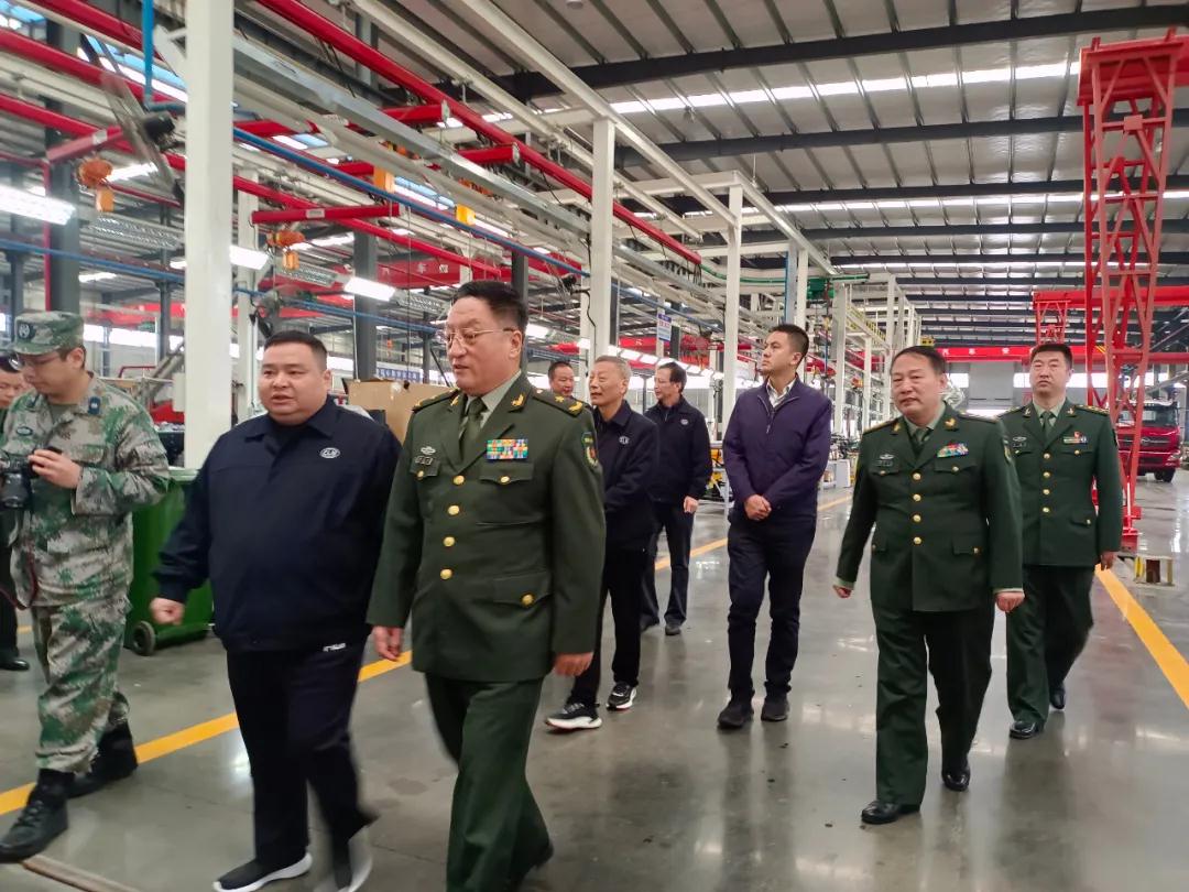 省委常委、省軍區(qū)政委視察我公司應急產業(yè)發(fā)展狀況